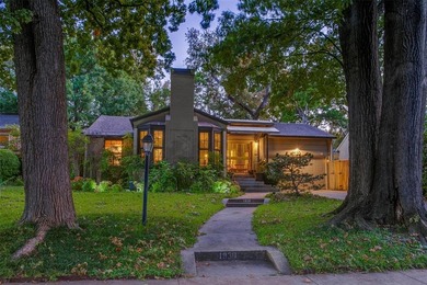 Beneath a lush canopy of old oaks, 1930 Marydale Dr feels like a on Stevens Park Golf Course in Texas - for sale on GolfHomes.com, golf home, golf lot