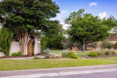 Enjoy amazing beauty, privacy and views in this courtyard garden on The Club At Comanche Trace in Texas - for sale on GolfHomes.com, golf home, golf lot
