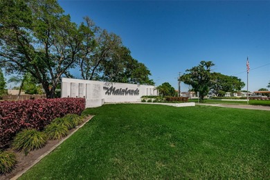 One or more photo(s) has been virtually staged. Welcome to this on Mainlands Golf Club in Florida - for sale on GolfHomes.com, golf home, golf lot