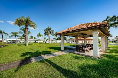 One or more photo(s) has been virtually staged. Welcome to this on Mainlands Golf Club in Florida - for sale on GolfHomes.com, golf home, golf lot