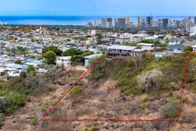 Conveniently located just a few blocks up Wilhelmina Rise, this on  in Hawaii - for sale on GolfHomes.com, golf home, golf lot