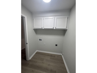 TOTALLY RENOVATED, ALL NEW KITCHEN, FRESH PAINT, NEW FLOORING on The Links At Lakewood in South Carolina - for sale on GolfHomes.com, golf home, golf lot