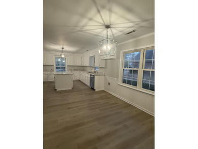 TOTALLY RENOVATED, ALL NEW KITCHEN, FRESH PAINT, NEW FLOORING on The Links At Lakewood in South Carolina - for sale on GolfHomes.com, golf home, golf lot