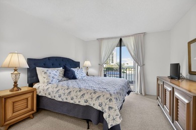 Turn this condo into your own coastal haven. This 2 bedroom / 2 on Jupiter Dunes Golf Course in Florida - for sale on GolfHomes.com, golf home, golf lot