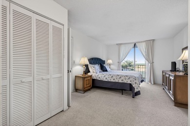 Turn this condo into your own coastal haven.This 2 bedroom / 2 on Jupiter Dunes Golf Course in Florida - for sale on GolfHomes.com, golf home, golf lot