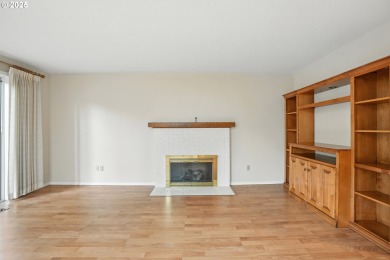 Beautifully maintained home in sought-after Fairway Village! on Fairway Village Golf and Country Club in Washington - for sale on GolfHomes.com, golf home, golf lot