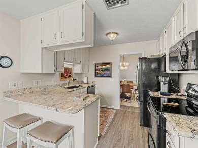 Newly updated top floor condo in Quail Ridge! Recently updated on Owensboro Country Club in Kentucky - for sale on GolfHomes.com, golf home, golf lot