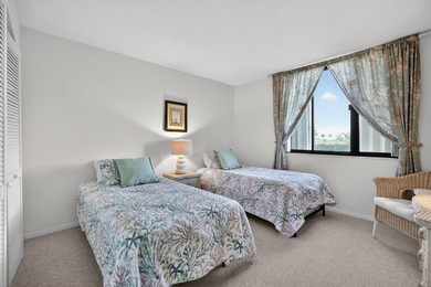 Turn this condo into your own coastal haven.This 2 bedroom / 2 on Jupiter Dunes Golf Course in Florida - for sale on GolfHomes.com, golf home, golf lot