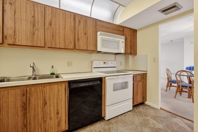 Turn this condo into your own coastal haven. This 2 bedroom / 2 on Jupiter Dunes Golf Course in Florida - for sale on GolfHomes.com, golf home, golf lot