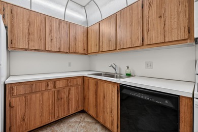 Turn this condo into your own coastal haven.This 2 bedroom / 2 on Jupiter Dunes Golf Course in Florida - for sale on GolfHomes.com, golf home, golf lot