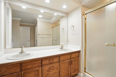 Beautifully maintained home in sought-after Fairway Village! on Fairway Village Golf and Country Club in Washington - for sale on GolfHomes.com, golf home, golf lot