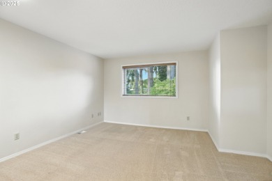 Beautifully maintained home in sought-after Fairway Village! on Fairway Village Golf and Country Club in Washington - for sale on GolfHomes.com, golf home, golf lot