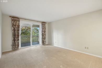 Beautifully maintained home in sought-after Fairway Village! on Fairway Village Golf and Country Club in Washington - for sale on GolfHomes.com, golf home, golf lot
