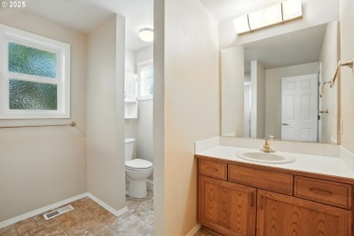 Beautifully maintained home in sought-after Fairway Village! on Fairway Village Golf and Country Club in Washington - for sale on GolfHomes.com, golf home, golf lot