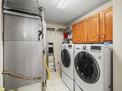 Newly updated top floor condo in Quail Ridge! Recently updated on Owensboro Country Club in Kentucky - for sale on GolfHomes.com, golf home, golf lot