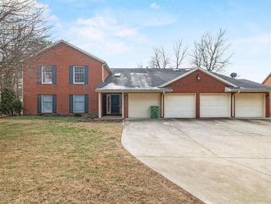 Newly updated top floor condo in Quail Ridge! Recently updated on Owensboro Country Club in Kentucky - for sale on GolfHomes.com, golf home, golf lot