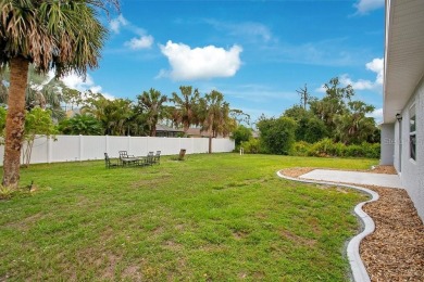 Under contract-accepting backup offers. Move-in Ready Charming 4 on Bobcat Trail Golf Club in Florida - for sale on GolfHomes.com, golf home, golf lot