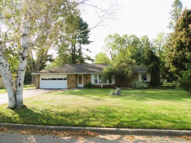 Terrific BRICK RANCH in fantastic Summit Twp location! Sought on Cascades Golf Course in Michigan - for sale on GolfHomes.com, golf home, golf lot