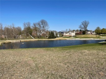 Nice, level building lot in a central location on Sunset Hills Country Club in Illinois - for sale on GolfHomes.com, golf home, golf lot