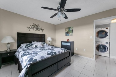 This bright 2-bedroom, 2-bath corner unit offers comfortable on Inverrary Country Club in Florida - for sale on GolfHomes.com, golf home, golf lot