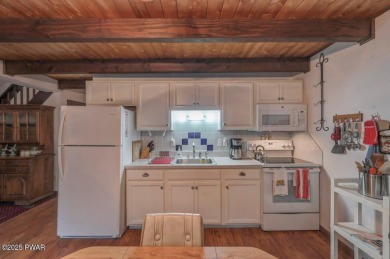 This charming three bedroom, two bathroom home is perfectly on The Hideout Golf in Pennsylvania - for sale on GolfHomes.com, golf home, golf lot