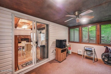 This charming three bedroom, two bathroom home is perfectly on The Hideout Golf in Pennsylvania - for sale on GolfHomes.com, golf home, golf lot