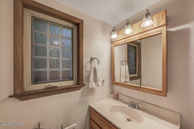 This charming three bedroom, two bathroom home is perfectly on The Hideout Golf in Pennsylvania - for sale on GolfHomes.com, golf home, golf lot