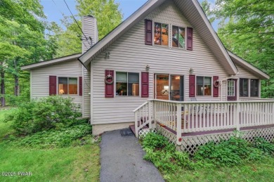 This charming three bedroom, two bathroom home is perfectly on The Hideout Golf in Pennsylvania - for sale on GolfHomes.com, golf home, golf lot