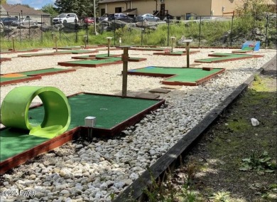 This charming three bedroom, two bathroom home is perfectly on The Hideout Golf in Pennsylvania - for sale on GolfHomes.com, golf home, golf lot