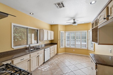 Located in the heart of Sun Lakes, this well-maintained home on Oakwood Golf Club  in Arizona - for sale on GolfHomes.com, golf home, golf lot