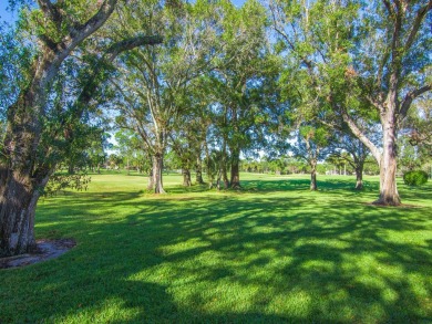 Discover your ideal retreat in this rare 2 bed, 2 bath on Meadowood Golf and Tennis Club in Florida - for sale on GolfHomes.com, golf home, golf lot