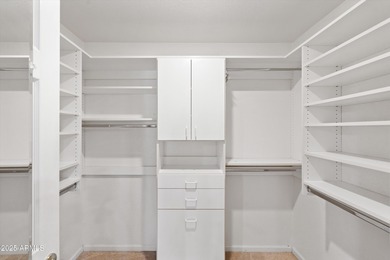 Located in the heart of Sun Lakes, this well-maintained home on Oakwood Golf Club  in Arizona - for sale on GolfHomes.com, golf home, golf lot