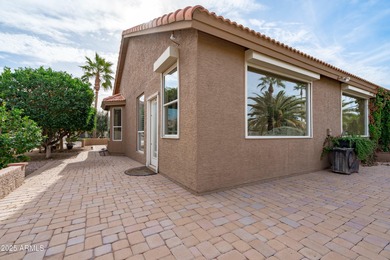 Located in the heart of Sun Lakes, this well-maintained home on Oakwood Golf Club  in Arizona - for sale on GolfHomes.com, golf home, golf lot