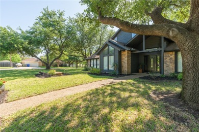 REDUCED FOR A QUICKER SALE! Best Investment in Waco Texas on The Lake Country Club - Lake Waco in Texas - for sale on GolfHomes.com, golf home, golf lot