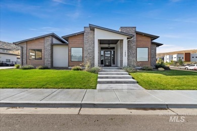 Discover the best of Boise living in this modern foothills home on Quail Hollow Golf Club in Idaho - for sale on GolfHomes.com, golf home, golf lot