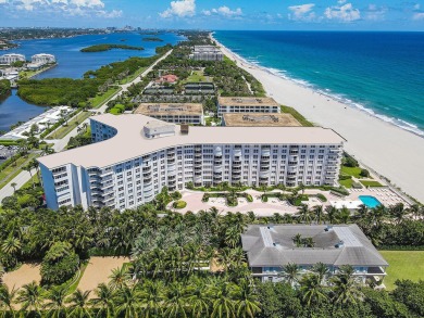 Gorgeous One-bedroom, one and half bath Pied-a-Terre warm, cozy on Palm Beach Par-3 Golf Course in Florida - for sale on GolfHomes.com, golf home, golf lot