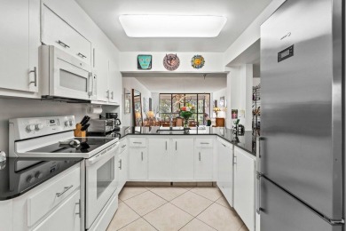 Best deal in The Glens. Beautiful two bedroom condo at the Glens on The Country Club At Boca Raton in Florida - for sale on GolfHomes.com, golf home, golf lot