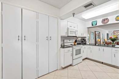 Best deal in The Glens. Beautiful two bedroom condo at the Glens on The Country Club At Boca Raton in Florida - for sale on GolfHomes.com, golf home, golf lot