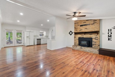 New listing, priced to sell! This recently remodeled, 3-bedroom on DeSoto Golf Course in Arkansas - for sale on GolfHomes.com, golf home, golf lot
