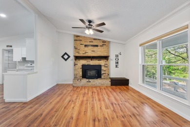 New listing, priced to sell! This recently remodeled, 3-bedroom on DeSoto Golf Course in Arkansas - for sale on GolfHomes.com, golf home, golf lot