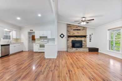New listing, priced to sell! This recently remodeled, 3-bedroom on DeSoto Golf Course in Arkansas - for sale on GolfHomes.com, golf home, golf lot
