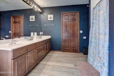 Beautiful 4 bedroom, 3 bath brick home in the heart of Monett on Windmill Ridge Golf Course in Missouri - for sale on GolfHomes.com, golf home, golf lot