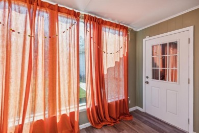 !MOTIVATED SELLER! Make us an offer on this Darling 1944 on Stevens Park Golf Course in Texas - for sale on GolfHomes.com, golf home, golf lot