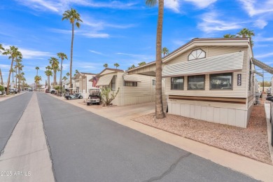 Welcome to simplicity! This remodeled 1988, 1 bed, 1 bath, 400 on Roadhaven Golf Course in Arizona - for sale on GolfHomes.com, golf home, golf lot