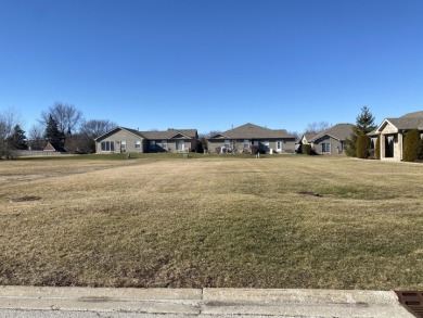 Attention developers and builders, this residential land on Cardinal Creek Golf Course in Illinois - for sale on GolfHomes.com, golf home, golf lot