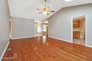 Charming home in the resort community of Fairfield Glade! You'll on Druid Hills Golf Club in Tennessee - for sale on GolfHomes.com, golf home, golf lot