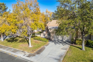 Stunningly updated 2-bedroom, 2-bathroom Carlsbad model townhome on Palm Valley Golf Course in Nevada - for sale on GolfHomes.com, golf home, golf lot