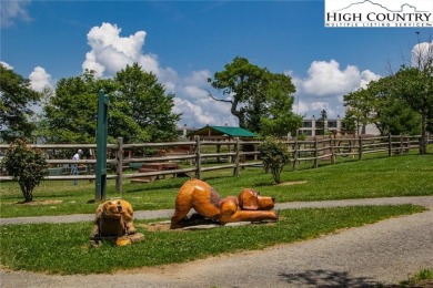 Enjoy long range views from this very affordable turnkey unit on Beech Mountain Club in North Carolina - for sale on GolfHomes.com, golf home, golf lot