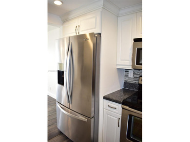 Great price reduction on a ready to enjoy condo in Phase 3! on Sunrise Lakes Phase III in Florida - for sale on GolfHomes.com, golf home, golf lot