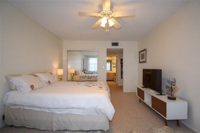 Top-Floor Gem Priced to Sell!
This partially updated top-floor on Oaks Country Club in Florida - for sale on GolfHomes.com, golf home, golf lot